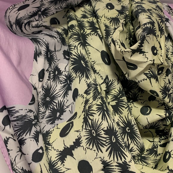 Kenzo Shawl - Picture 8 of 8